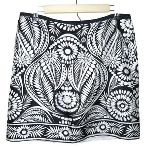 Y2K Banana Republic Silk Black and White Floral Short Skirt - Women's 4P